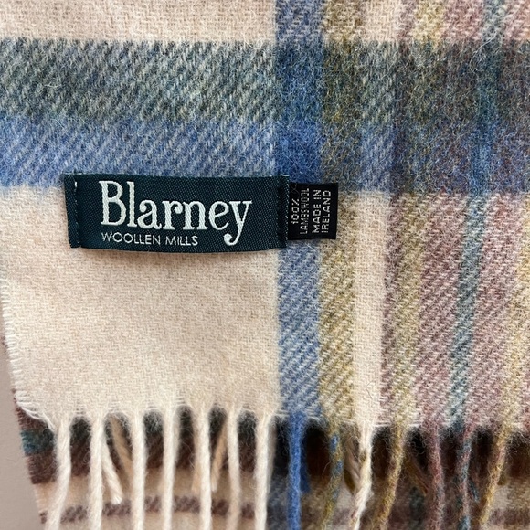 Blarney 100% Lambswool Cream and Blue Plaid Scarf - Picture 2 of 4